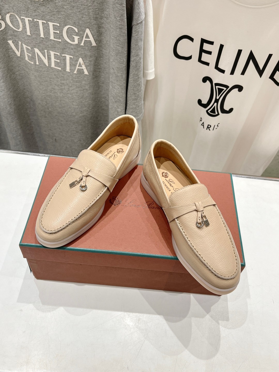 高版本出厂 女款  男款+20
  Loro Piana* LP万年经典款乐福鞋 简约时尚 脚感超级舒适
