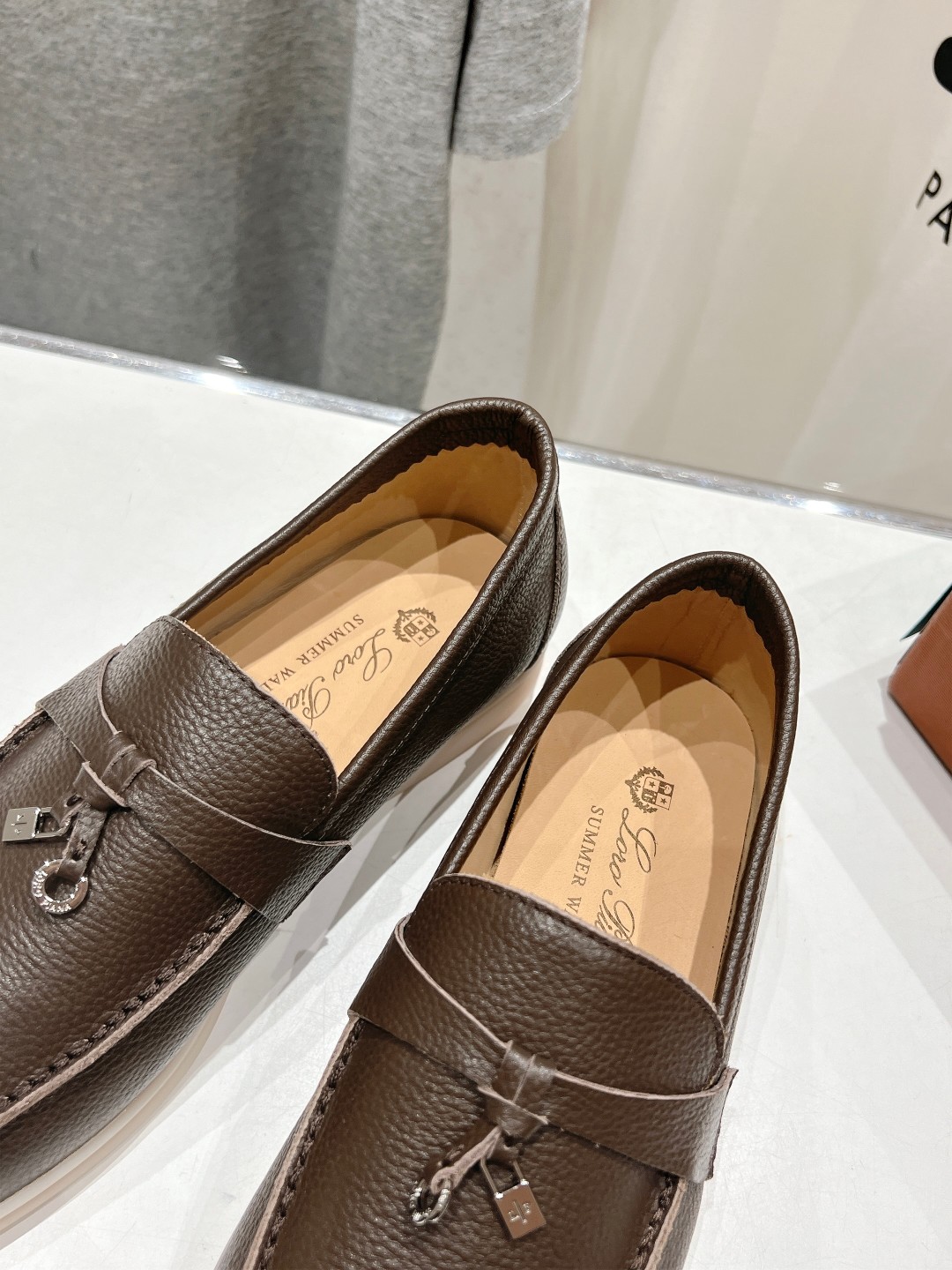 高版本出厂 女款  男款+20
  Loro Piana* LP万年经典款乐福鞋 简约时尚 脚感超级舒适