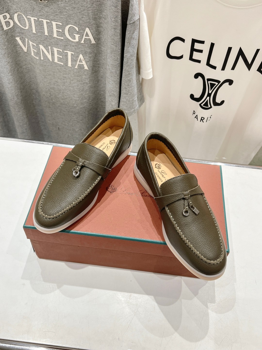 高版本出厂 女款  男款+20
  Loro Piana* LP万年经典款乐福鞋 简约时尚 脚感超级舒适