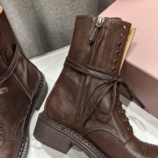 高版本出厂 MiuMiu/缪缪F017 26ss秋冬走秀款西部系列·复古做旧机车靴马丁靴 今年最值得入手的靴子 没有 高版本出厂 MiuMiu/缪缪F017 26ss秋冬走秀款西部系列·复古做旧机车靴马丁靴 今年最值得入手的靴子 没有