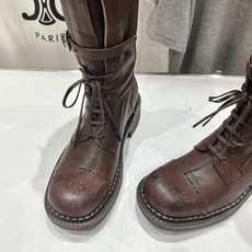 高版本出厂 MiuMiu/缪缪F017 26ss秋冬走秀款西部系列·复古做旧机车靴马丁靴 今年最值得入手的靴子 没有 高版本出厂 MiuMiu/缪缪F017 26ss秋冬走秀款西部系列·复古做旧机车靴马丁靴 今年最值得入手的靴子 没有