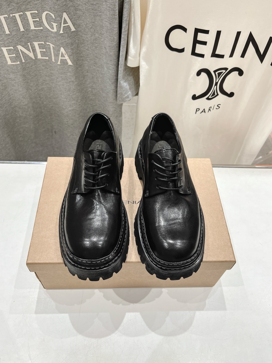 NO:210005,Washed retro shoes and swipe New Year’s goods; all are high-end personalized products; early delivery early; 36/1; 37/2; 38/4; 39/3 Pay attention to the big discount at the end of the year, all are not returned or exchanged, special prices,19860909水洗复古鞋狂甩年货甩；全部是高端自留款；早下早得早得；36/1；37/2；38/4；39/3注意年尾大甩货,全部不退换,特价款,,Children's