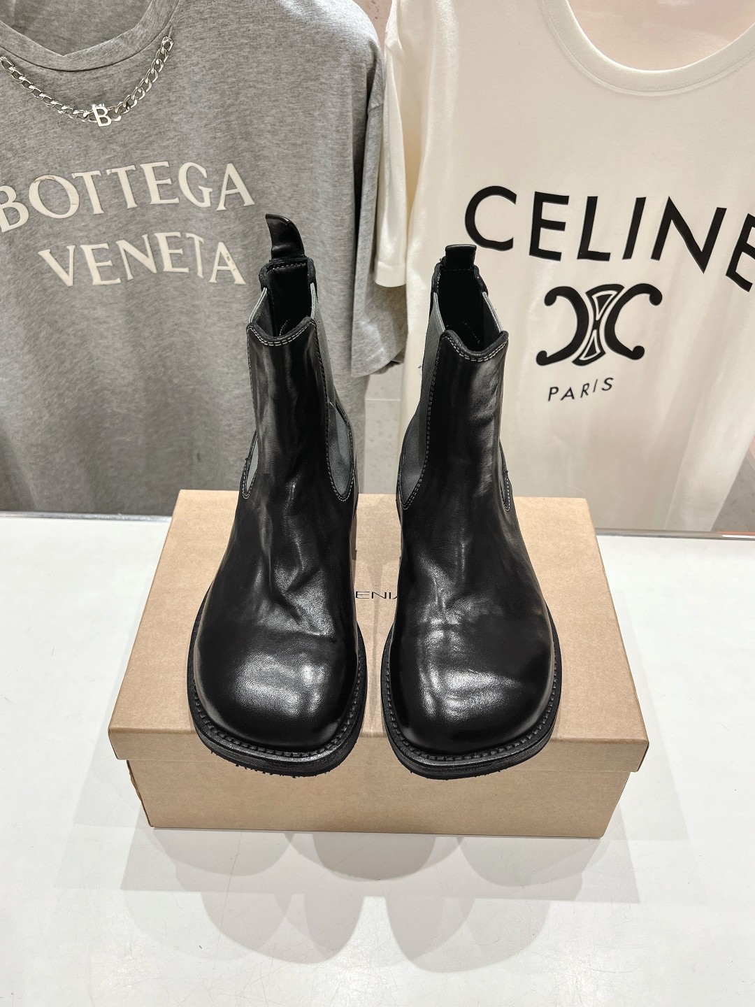 NO:210013,Washed retro shoes and swipe New Year’s goods; all are high-end personalized products; early delivery early; 35/6; 36/10; 37/6; 38/6; 39/2 Pay attention to the big discount at the end of the year, all are not returned or exchanged, special prices,19860909水洗复古鞋狂甩年货甩；全部是高端自留款；早下早得早得；35/6；36/10；37/6；38/6；39/2注意年尾大甩货,全部不退换,特价款,,Children's