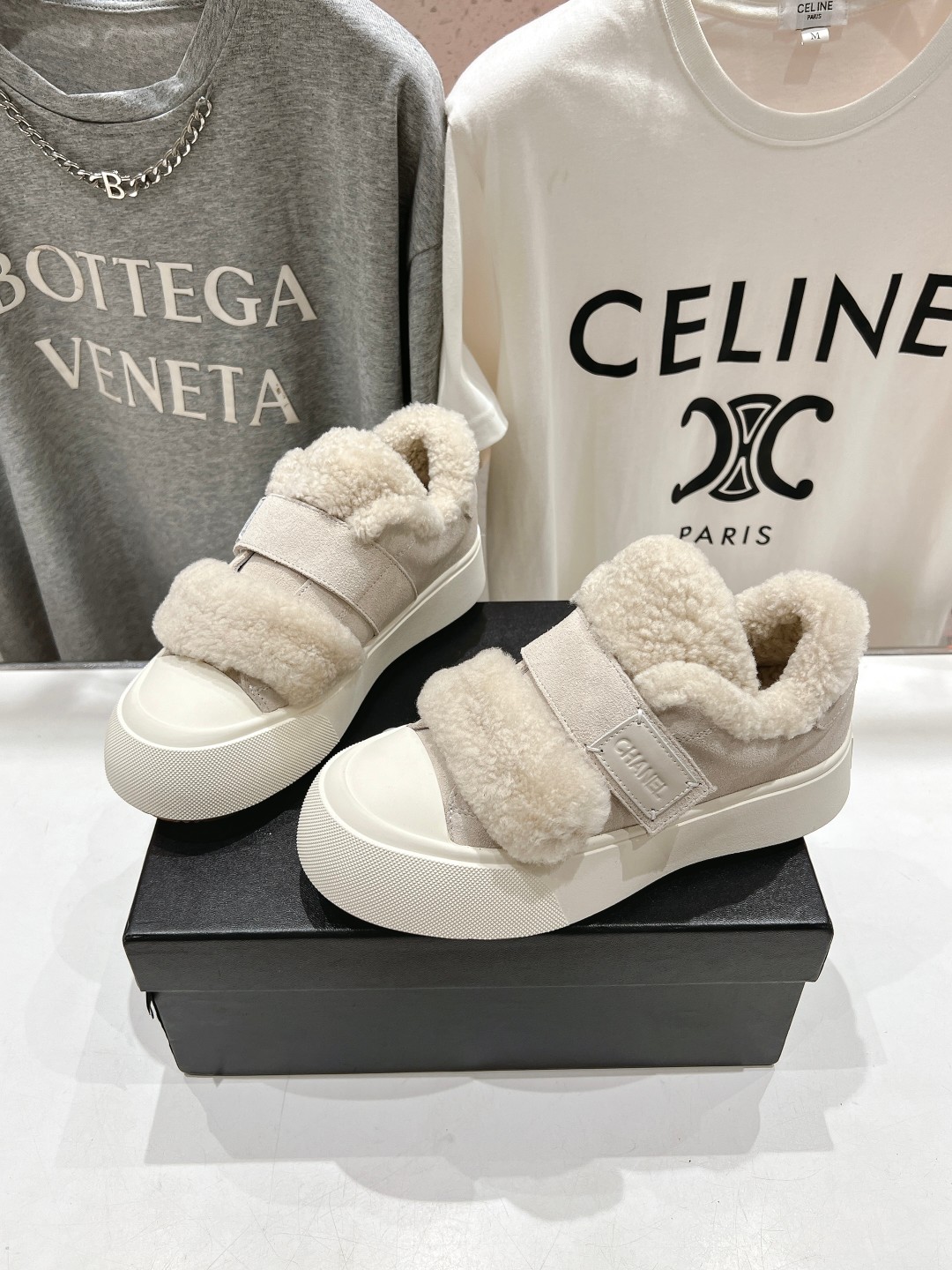 高版本出厂 CHANEL*小香2025ss冬季新款毛毛鞋系列，最新款休闲毛毛鞋棉鞋漂亮又好穿 非常轻便，