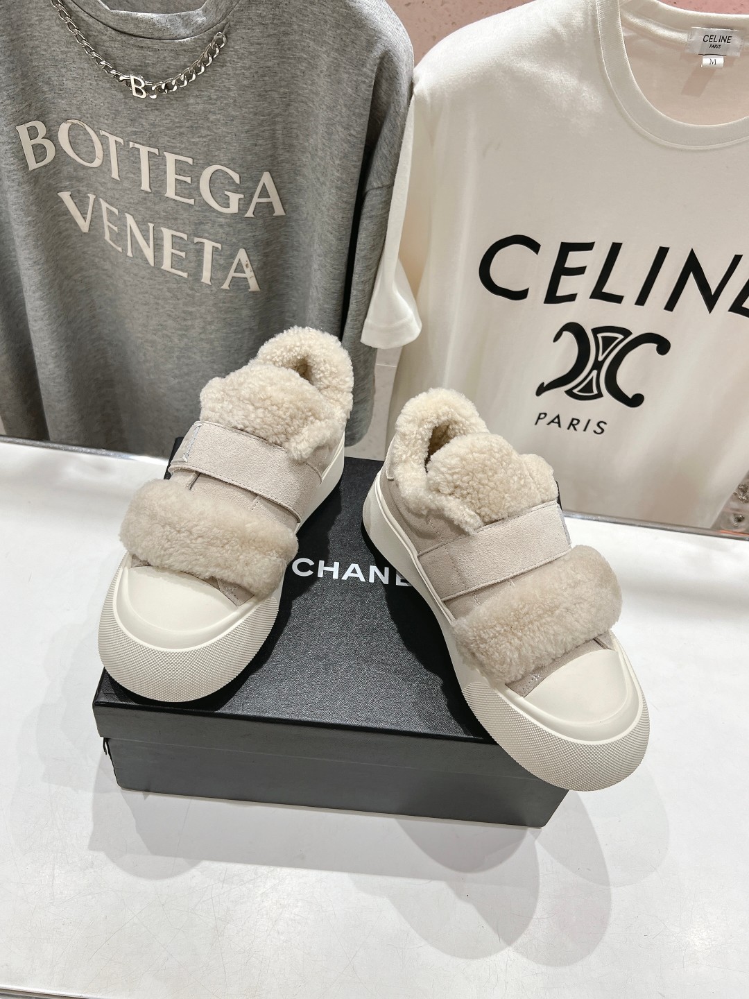 高版本出厂 CHANEL*小香2025ss冬季新款毛毛鞋系列，最新款休闲毛毛鞋棉鞋漂亮又好穿 非常轻便，