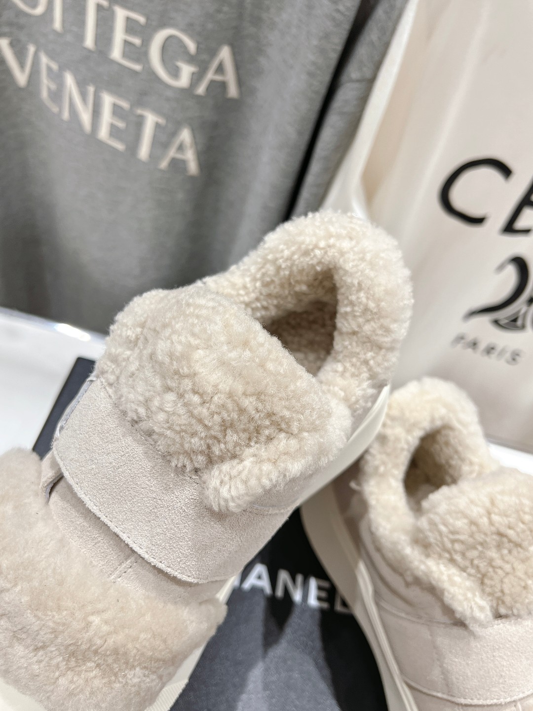 高版本出厂 CHANEL*小香2025ss冬季新款毛毛鞋系列，最新款休闲毛毛鞋棉鞋漂亮又好穿 非常轻便，