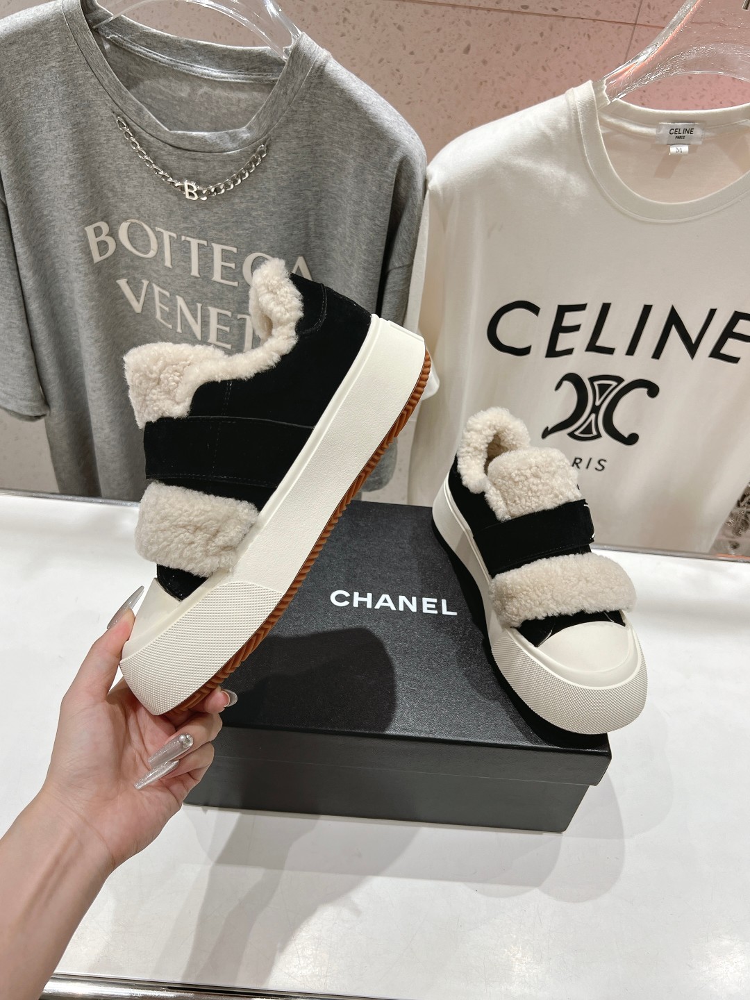 高版本出厂 CHANEL*小香2025ss冬季新款毛毛鞋系列，最新款休闲毛毛鞋棉鞋漂亮又好穿 非常轻便，