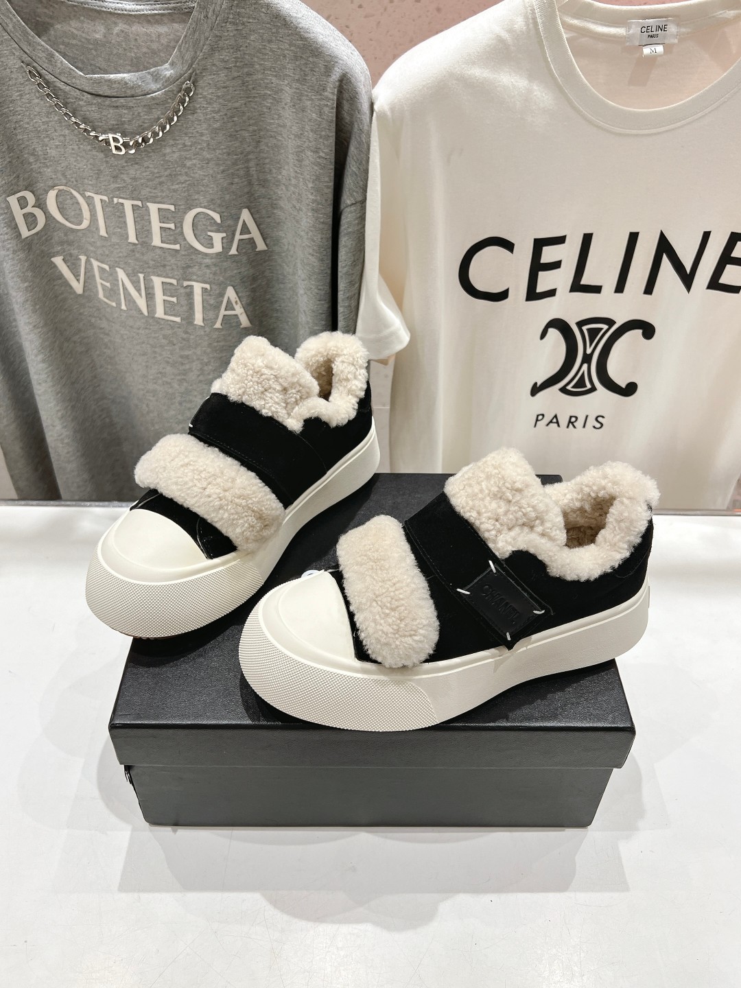 高版本出厂 CHANEL*小香2025ss冬季新款毛毛鞋系列，最新款休闲毛毛鞋棉鞋漂亮又好穿 非常轻便，