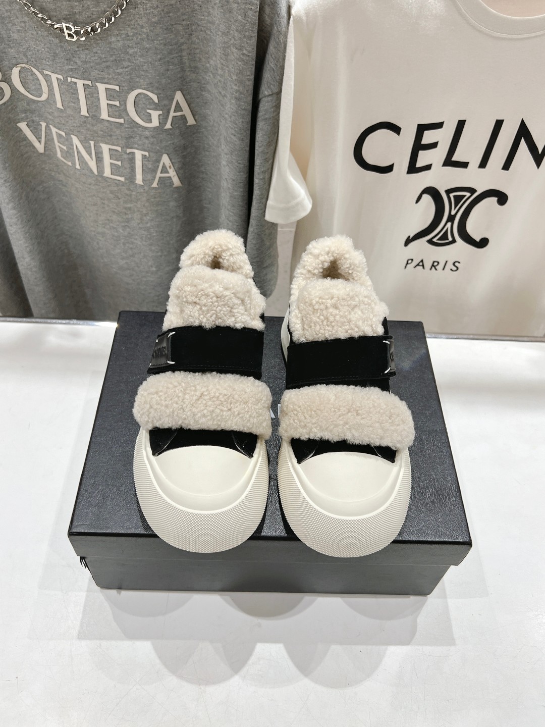 高版本出厂 CHANEL*小香2025ss冬季新款毛毛鞋系列，最新款休闲毛毛鞋棉鞋漂亮又好穿 非常轻便，