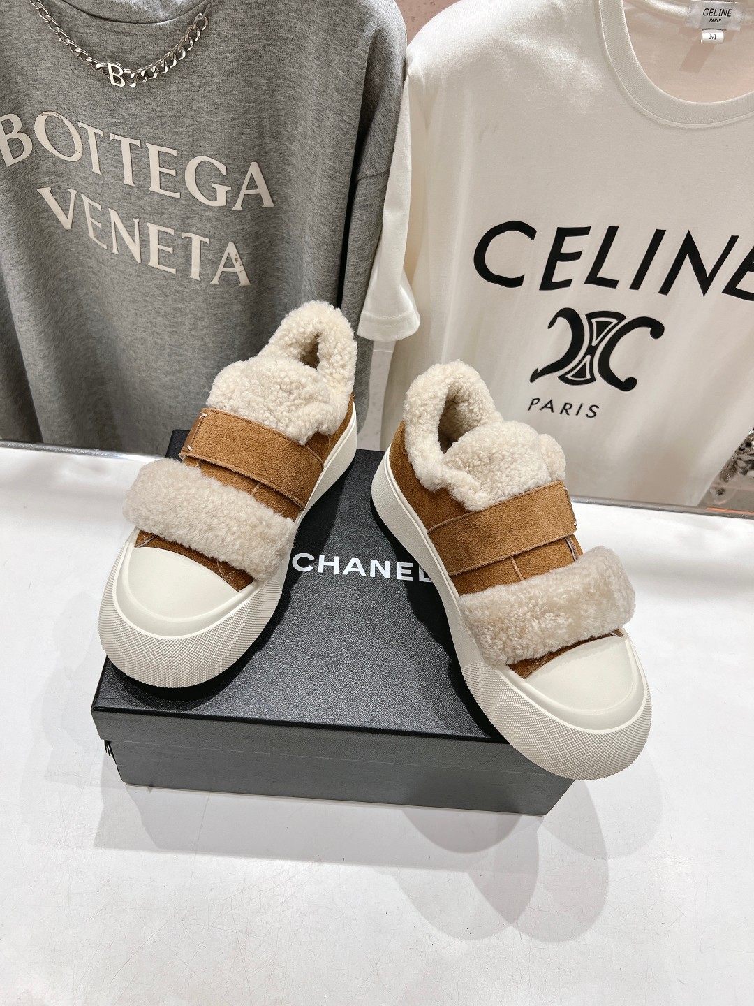 高版本出厂 CHANEL*小香2025ss冬季新款毛毛鞋系列，最新款休闲毛毛鞋棉鞋漂亮又好穿 非常轻便，