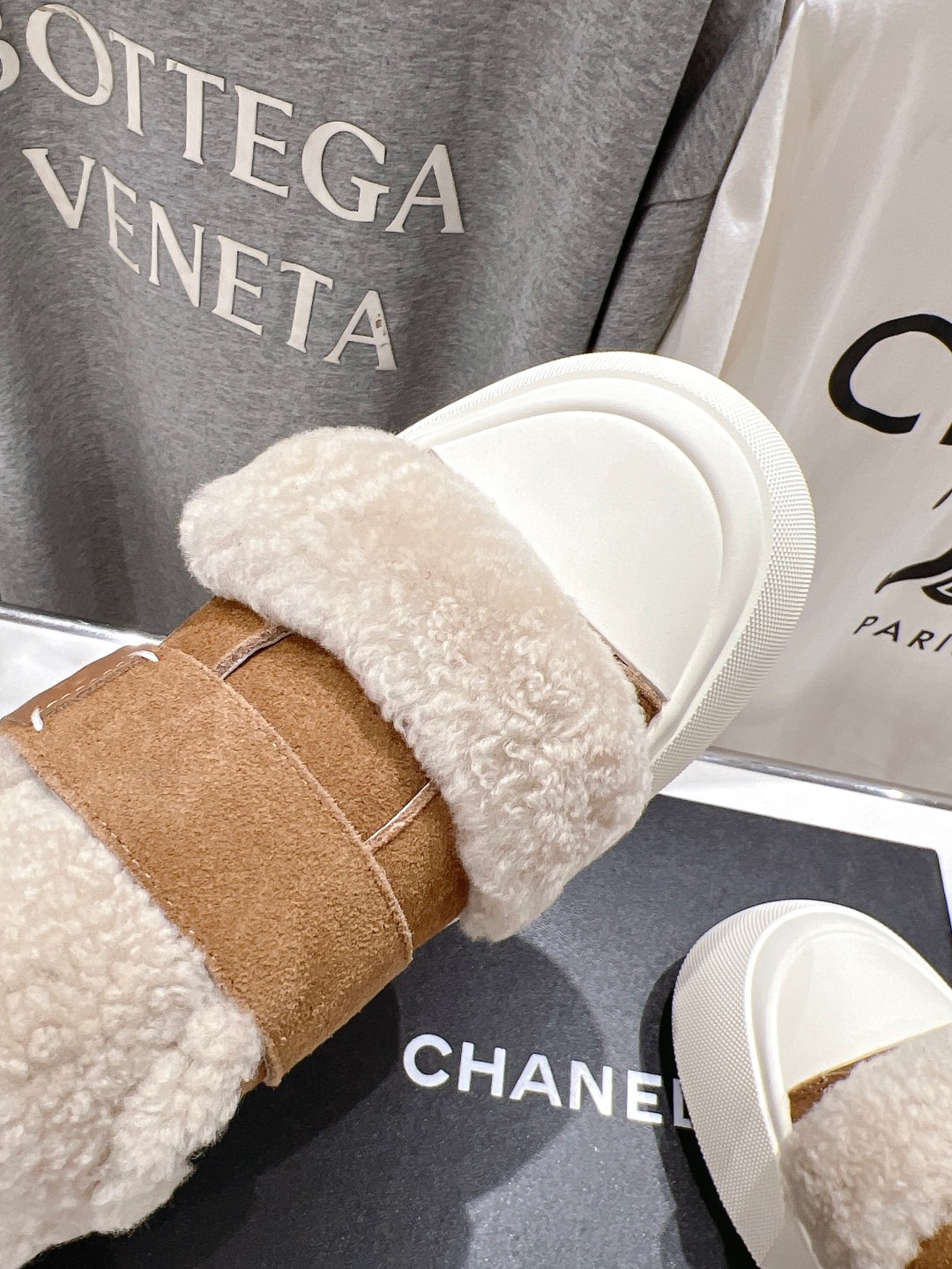 高版本出厂 CHANEL*小香2025ss冬季新款毛毛鞋系列，最新款休闲毛毛鞋棉鞋漂亮又好穿 非常轻便，