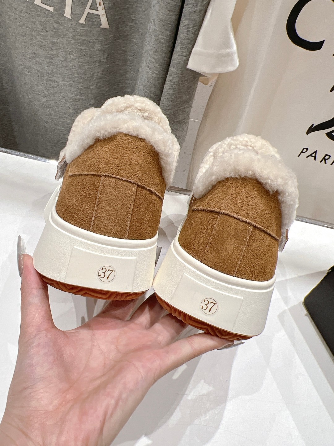 高版本出厂 CHANEL*小香2025ss冬季新款毛毛鞋系列，最新款休闲毛毛鞋棉鞋漂亮又好穿 非常轻便，