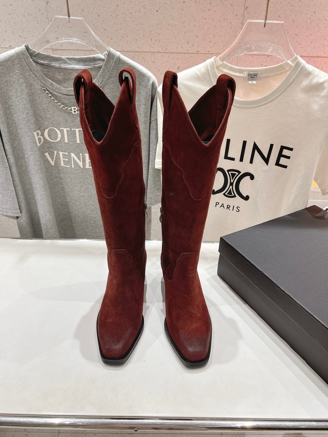 NO:209819,Sell ​​New Year’s goods in a crazy way; all are high-end personalized products; early delivery early; 35/4; 36/10; 37/8; 38/5; 39/3; 40/2; pay attention to the big discount at the end of the year, all are not returned or exchanged, special prices,19860909狂甩年货甩；全部是高端自留款；早下早得早得；35/4；36/10；37/8；38/5；39/3；40/2；注意年尾大甩货,全部不退换,特价款,,Children's