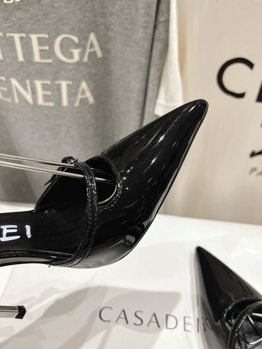 高版本出厂
  CASADEI｜2025/ss 𝐧𝐞𝐰 早春新品尖头高跟鞋凉鞋
F/W25最性感鞋子 C