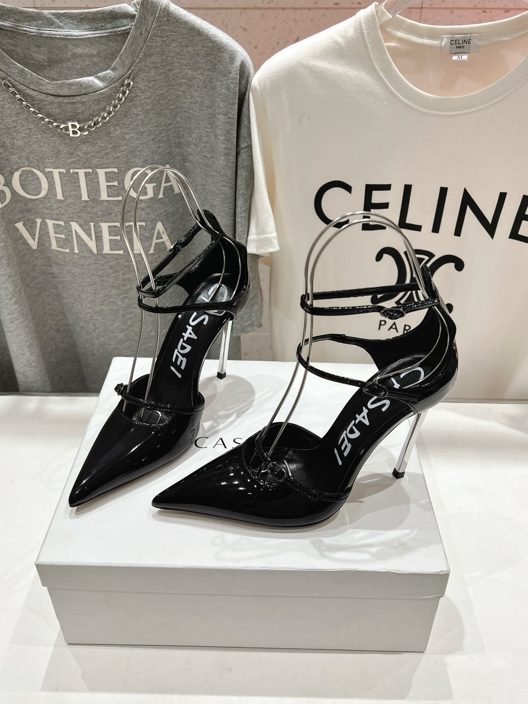 高版本出厂
  CASADEI｜2025/ss 𝐧𝐞𝐰 早春新品尖头高跟鞋凉鞋
F/W25最性感鞋子 C