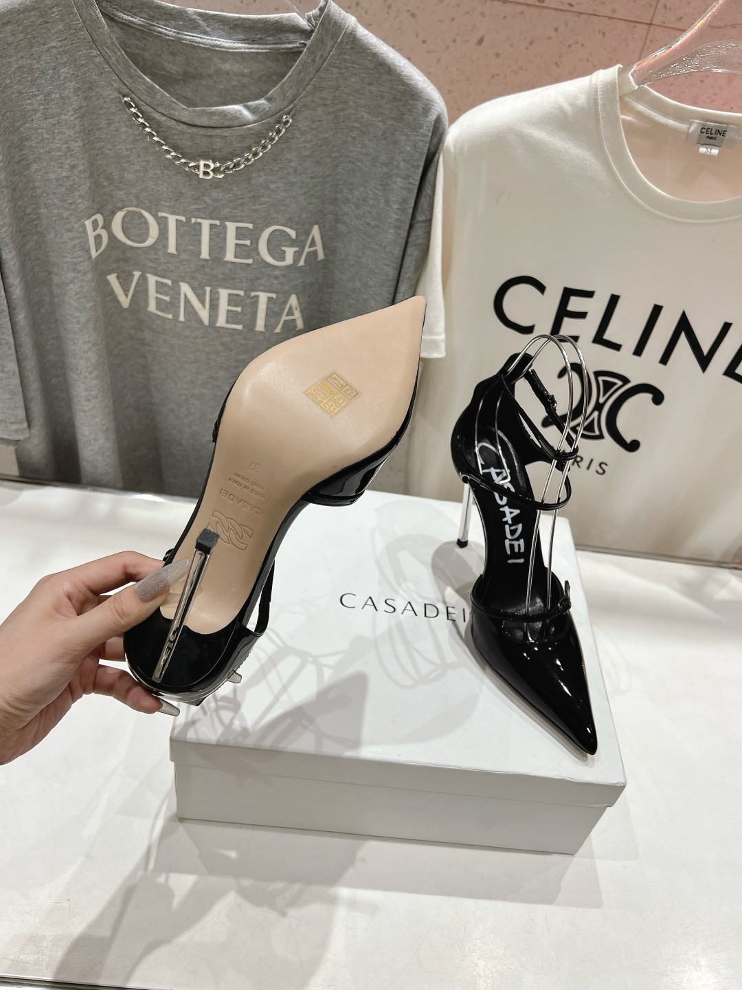 高版本出厂
  CASADEI｜2025/ss 𝐧𝐞𝐰 早春新品尖头高跟鞋凉鞋
F/W25最性感鞋子 C