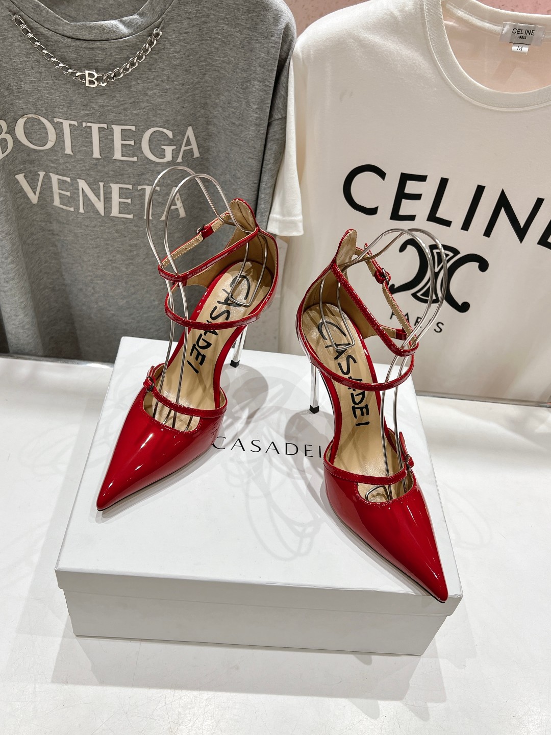 高版本出厂
  CASADEI｜2025/ss 𝐧𝐞𝐰 早春新品尖头高跟鞋凉鞋
F/W25最性感鞋子 C