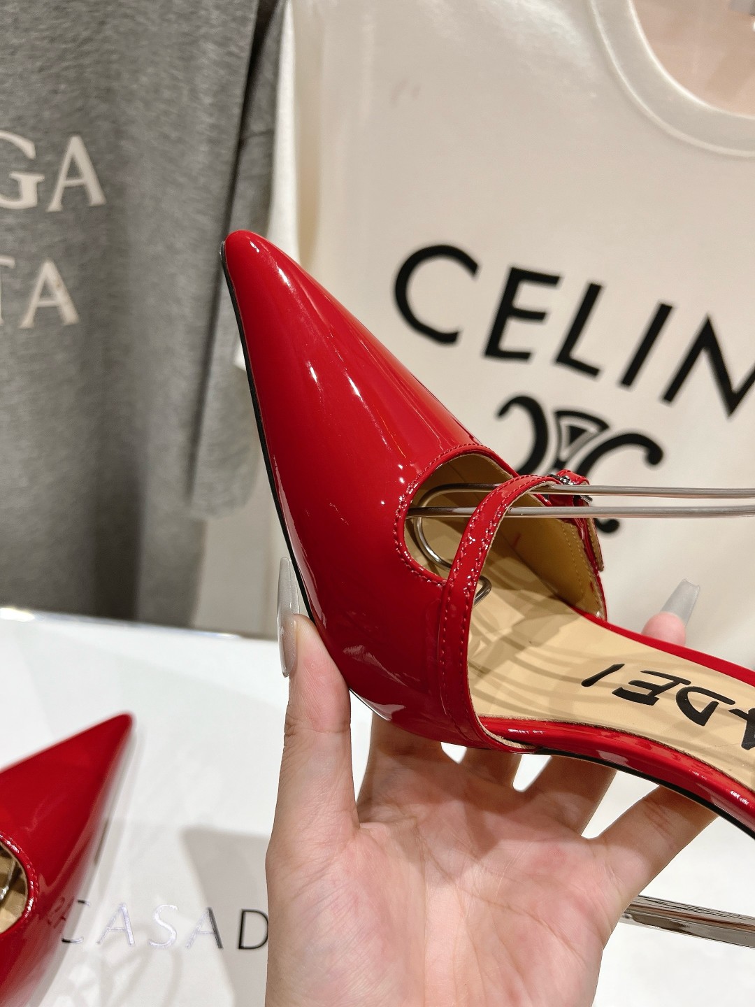 高版本出厂
  CASADEI｜2025/ss 𝐧𝐞𝐰 早春新品尖头高跟鞋凉鞋
F/W25最性感鞋子 C