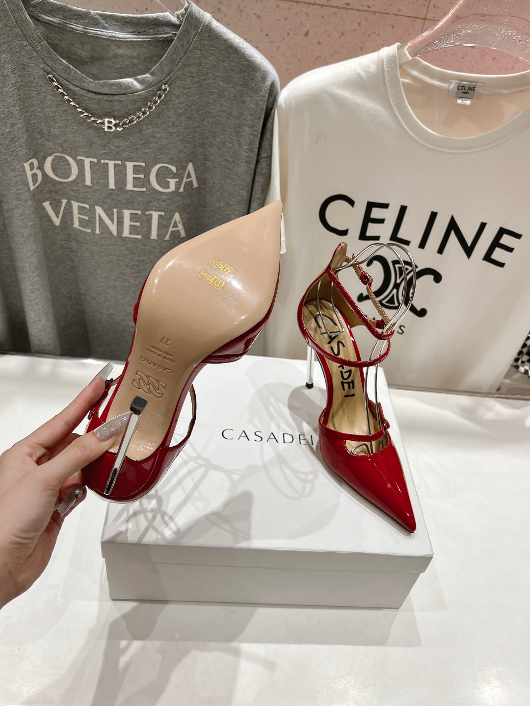 高版本出厂
  CASADEI｜2025/ss 𝐧𝐞𝐰 早春新品尖头高跟鞋凉鞋
F/W25最性感鞋子 C