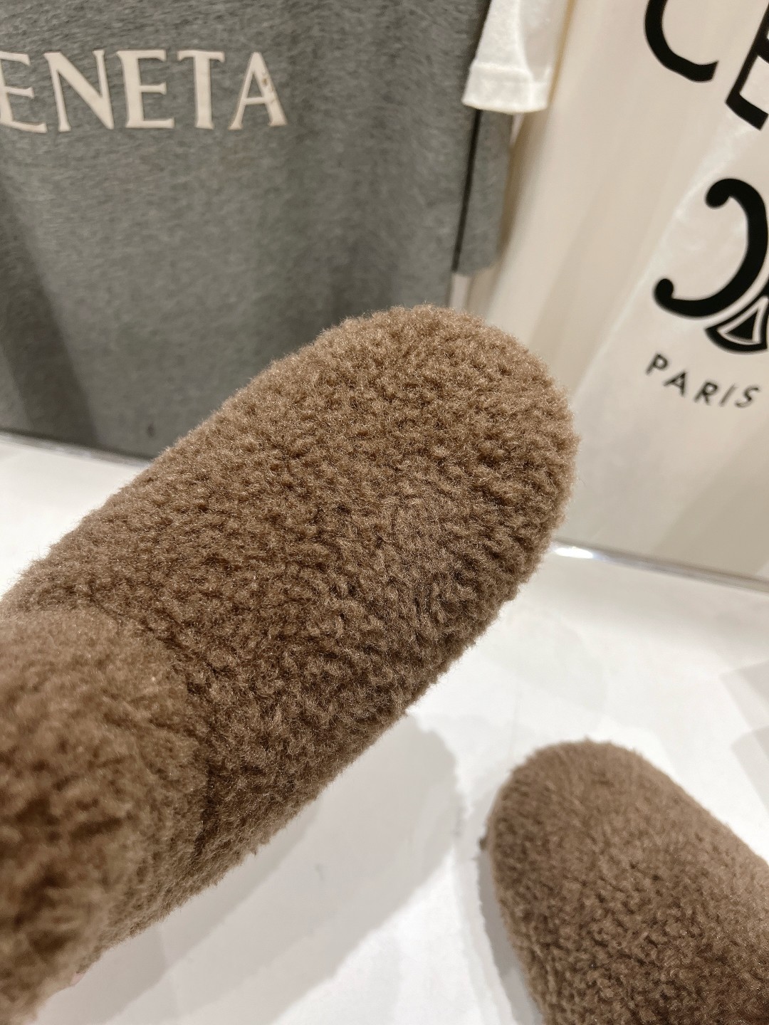 高版本出厂 Prada*普拉达F029 2025ss秋冬新款直筒雪地靴羊毛短靴🌟时尚大方的设计呈现经典轮