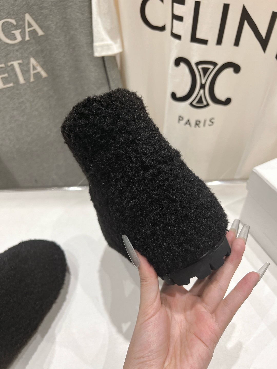 高版本出厂 Prada*普拉达F029 2025ss秋冬新款直筒雪地靴羊毛短靴🌟时尚大方的设计呈现经典轮