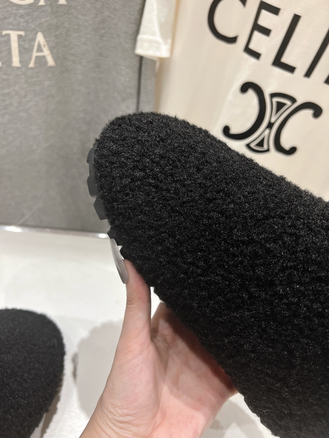 高版本出厂 Prada*普拉达F029 2025ss秋冬新款直筒雪地靴羊毛短靴🌟时尚大方的设计呈现经典轮