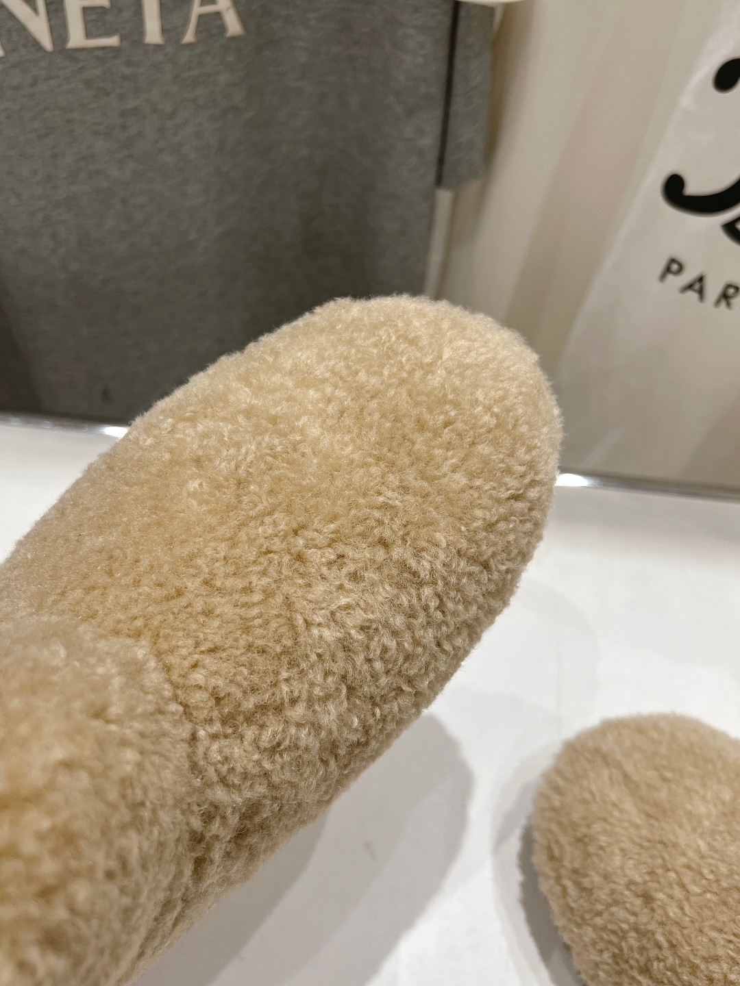 高版本出厂 Prada*普拉达F029 2025ss秋冬新款直筒雪地靴羊毛短靴🌟时尚大方的设计呈现经典轮