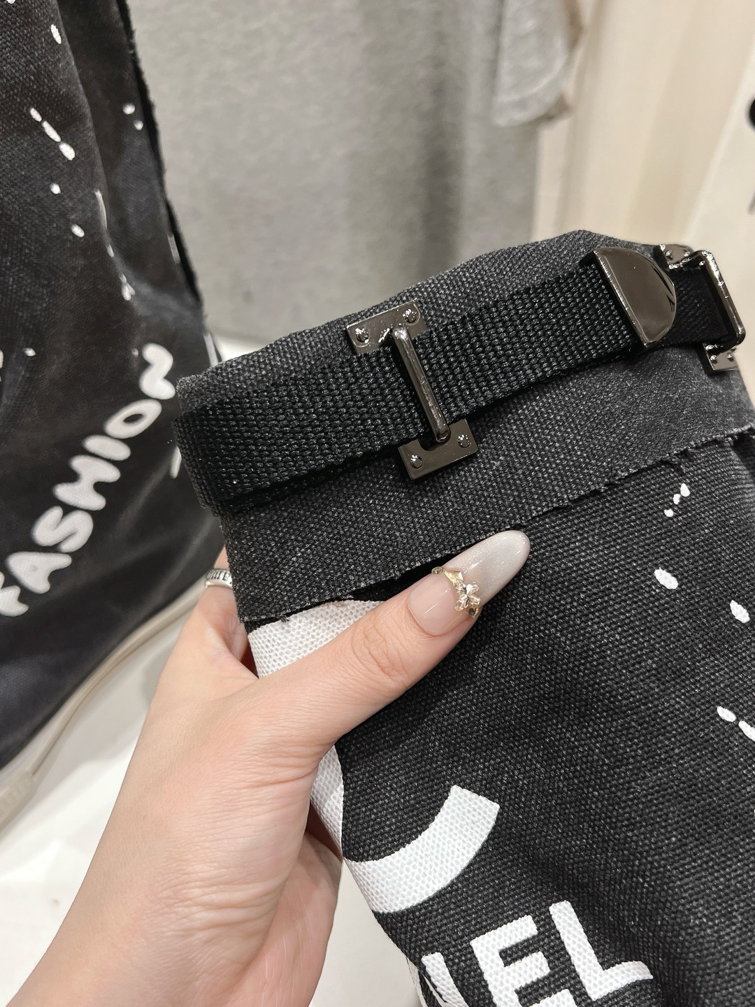 高版本出厂 CHANEL*小香网红爆款中古涂鸦帆布裤管靴太有范儿了复古coco女鞋这款靴的设计灵感来源于