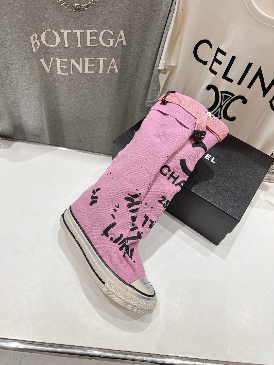 高版本出厂 CHANEL*小香网红爆款中古涂鸦帆布裤管靴太有范儿了复古coco女鞋这款靴的设计灵感来源于