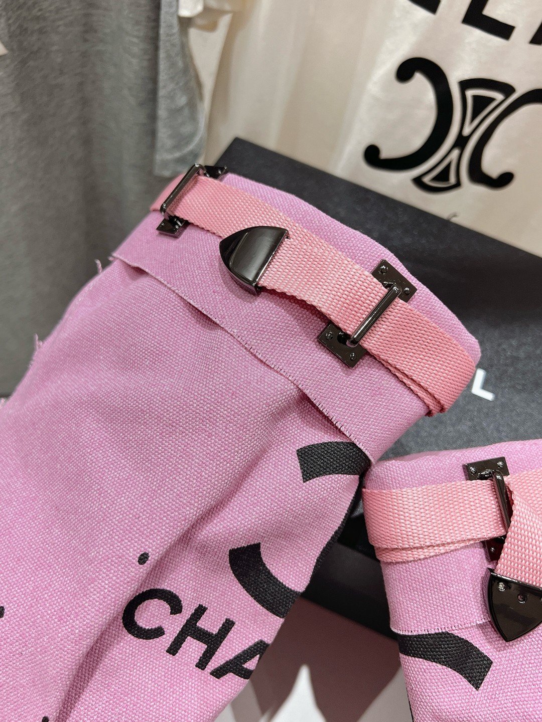 高版本出厂 CHANEL*小香网红爆款中古涂鸦帆布裤管靴太有范儿了复古coco女鞋这款靴的设计灵感来源于