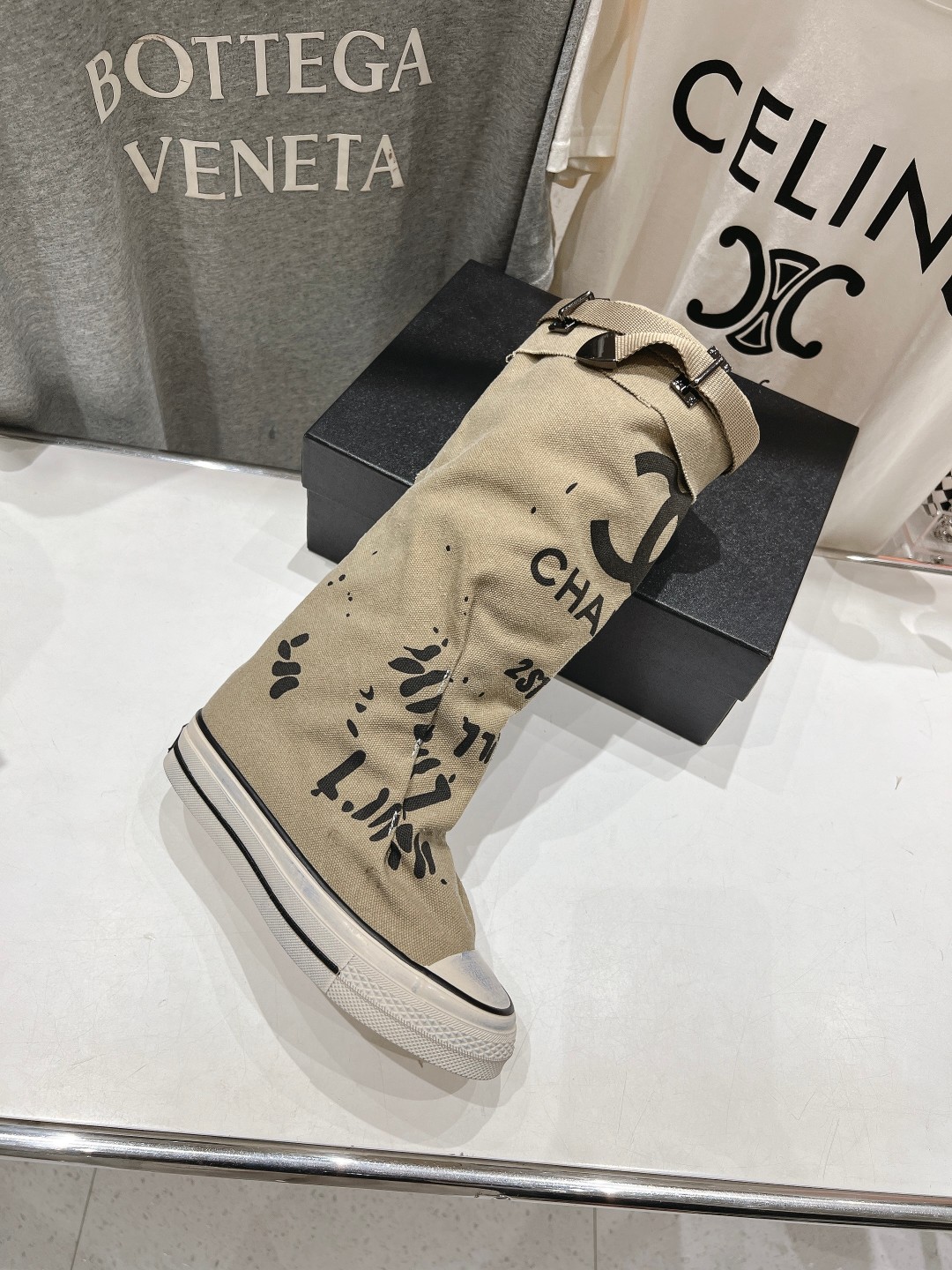 高版本出厂 CHANEL*小香网红爆款中古涂鸦帆布裤管靴太有范儿了复古coco女鞋这款靴的设计灵感来源于