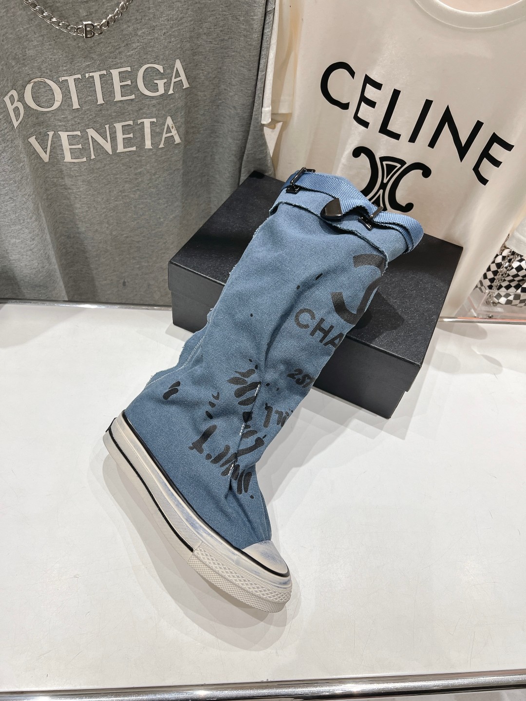 高版本出厂 CHANEL*小香网红爆款中古涂鸦帆布裤管靴太有范儿了复古coco女鞋这款靴的设计灵感来源于