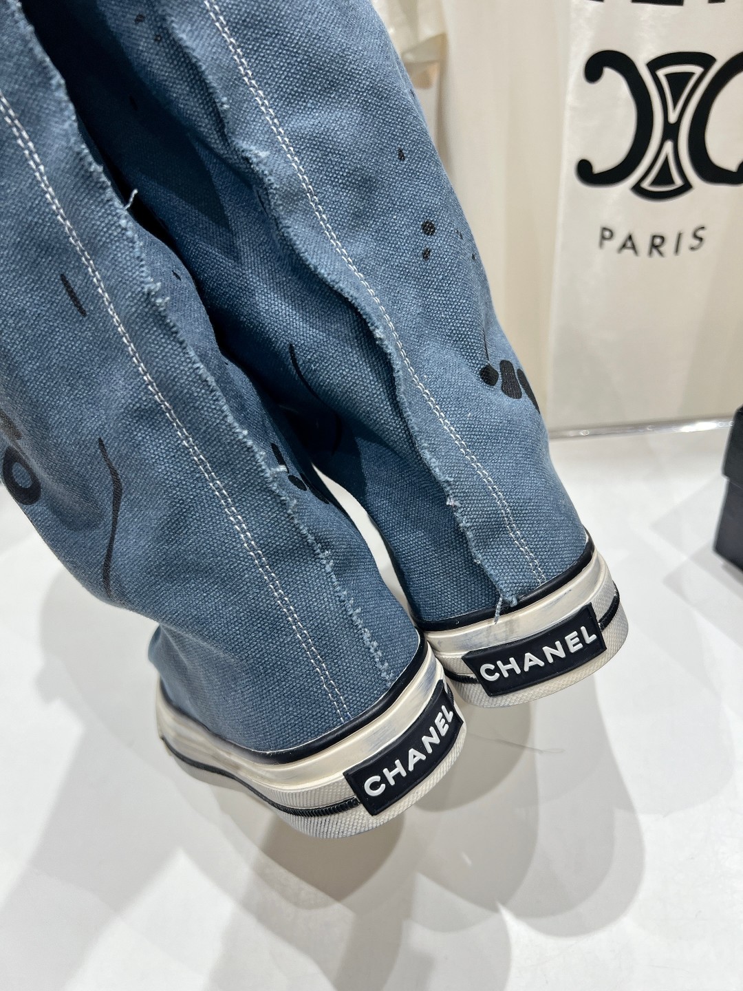 高版本出厂 CHANEL*小香网红爆款中古涂鸦帆布裤管靴太有范儿了复古coco女鞋这款靴的设计灵感来源于