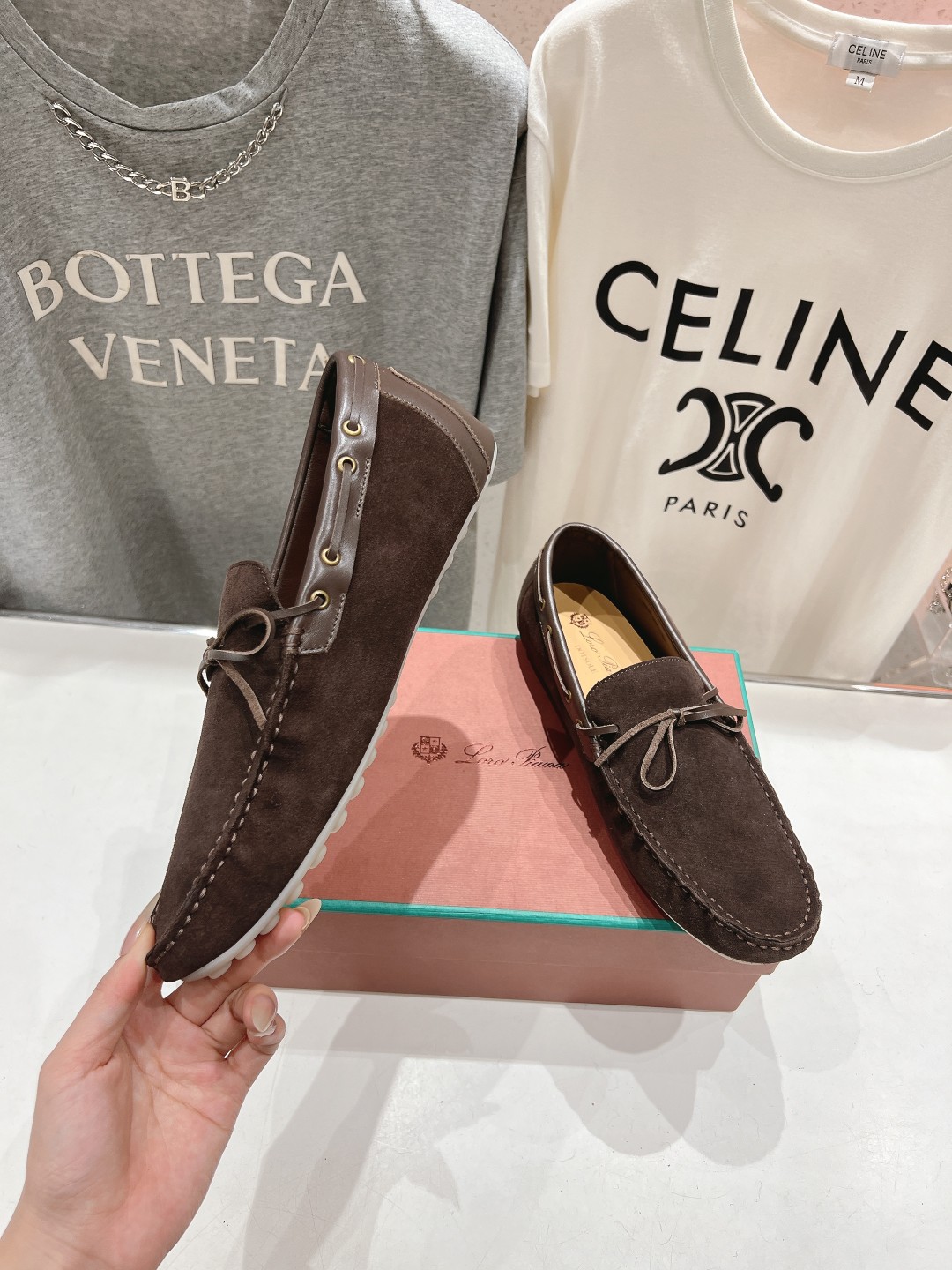 高版本出厂  只有男码
  Loro Piana* LP诺悠翩雅新款豆豆鞋一脚蹬乐福鞋 
简约时尚 脚感
