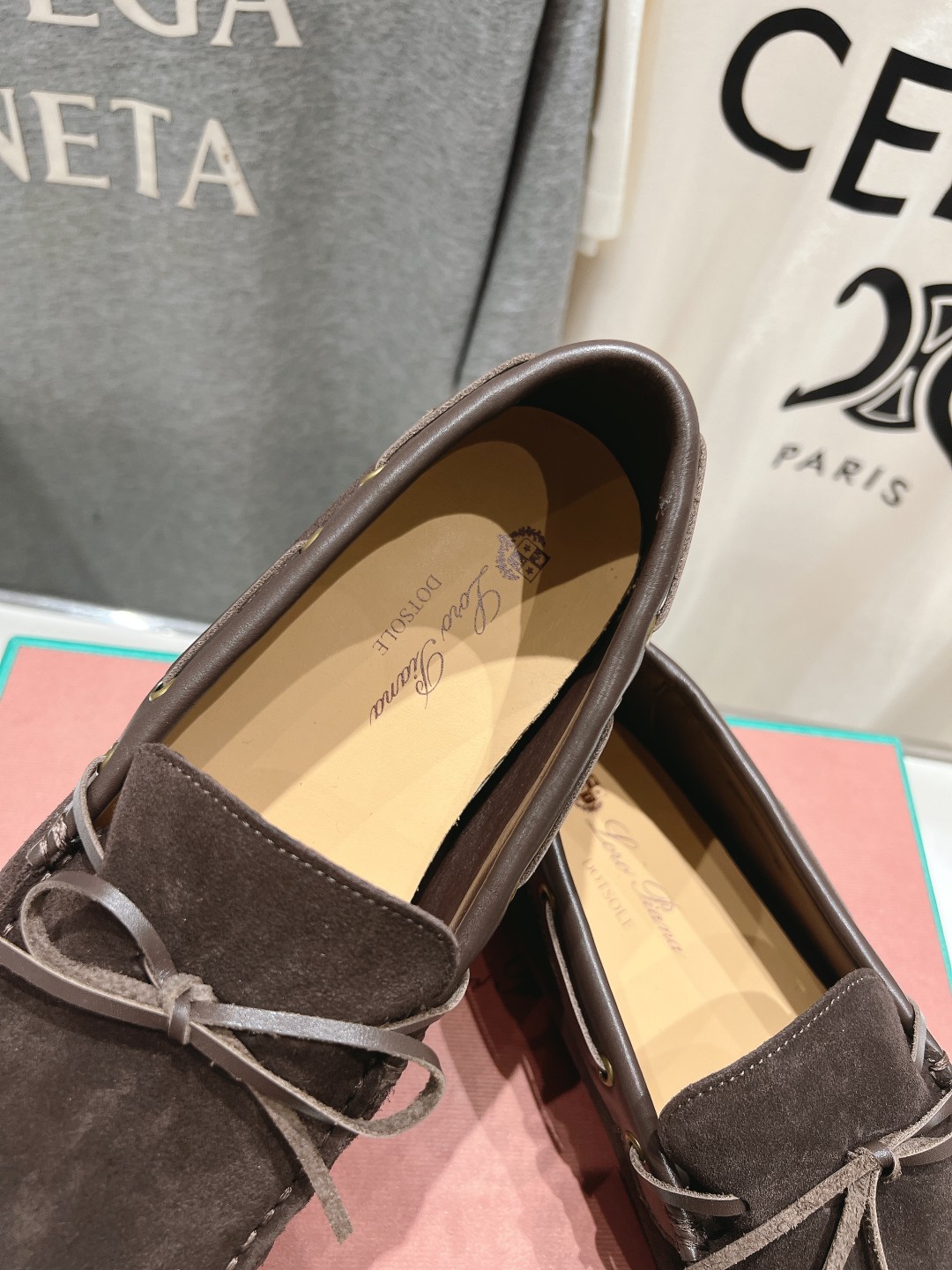 高版本出厂  只有男码
  Loro Piana* LP诺悠翩雅新款豆豆鞋一脚蹬乐福鞋 
简约时尚 脚感