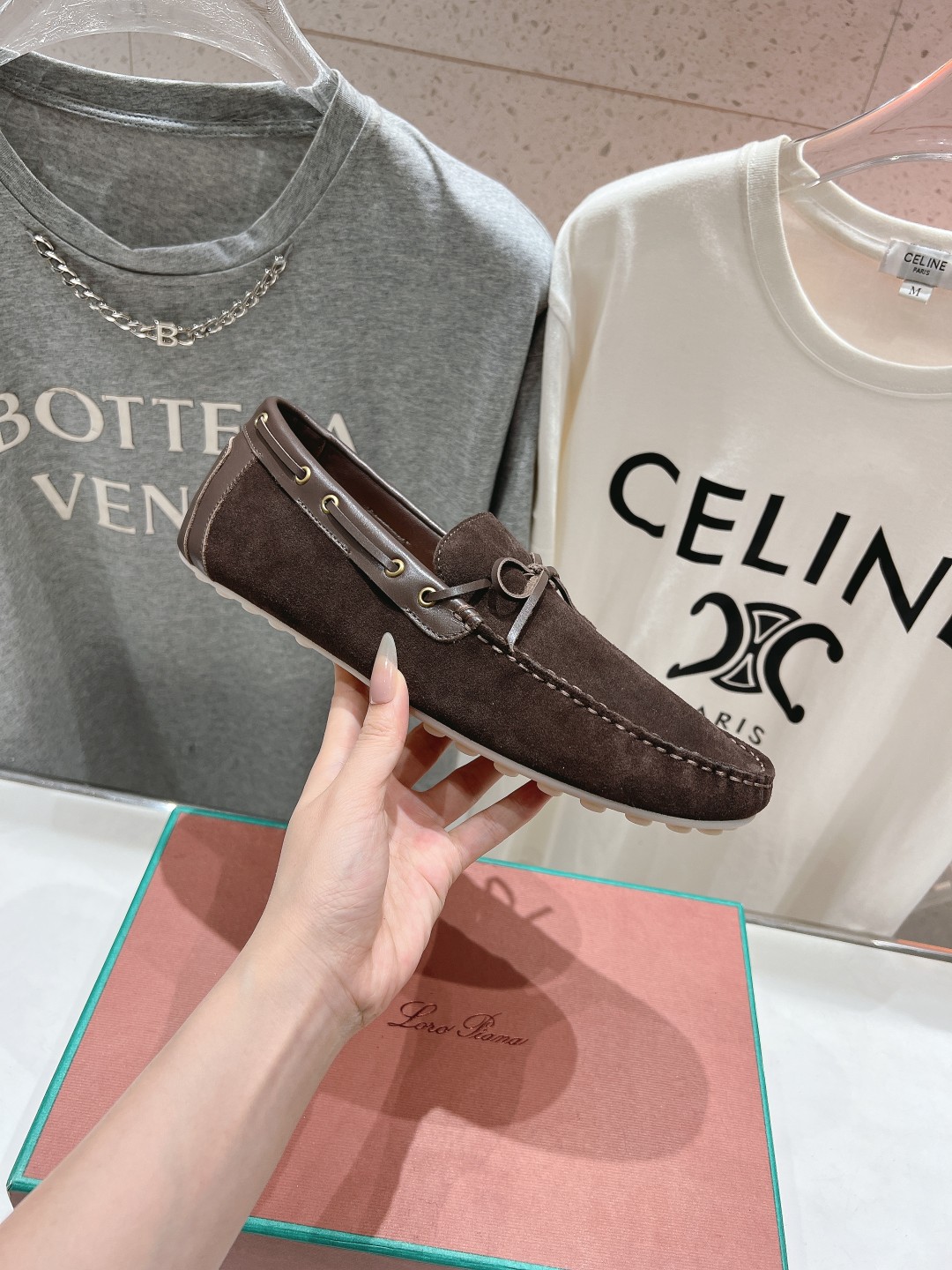 高版本出厂  只有男码
  Loro Piana* LP诺悠翩雅新款豆豆鞋一脚蹬乐福鞋 
简约时尚 脚感
