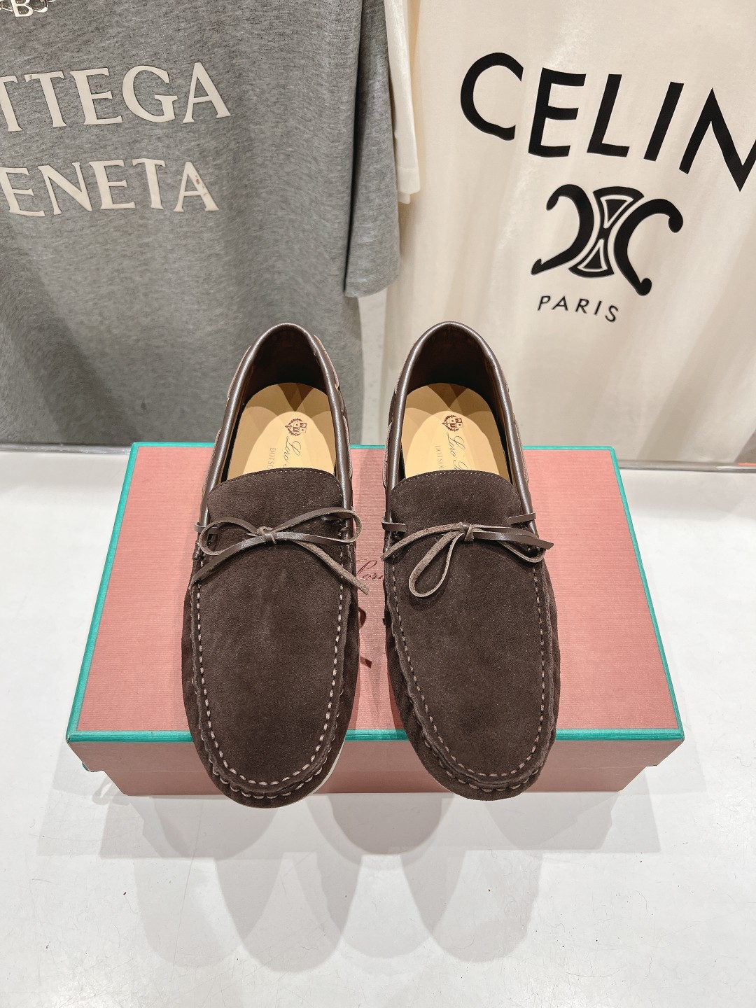 高版本出厂  只有男码
  Loro Piana* LP诺悠翩雅新款豆豆鞋一脚蹬乐福鞋 
简约时尚 脚感