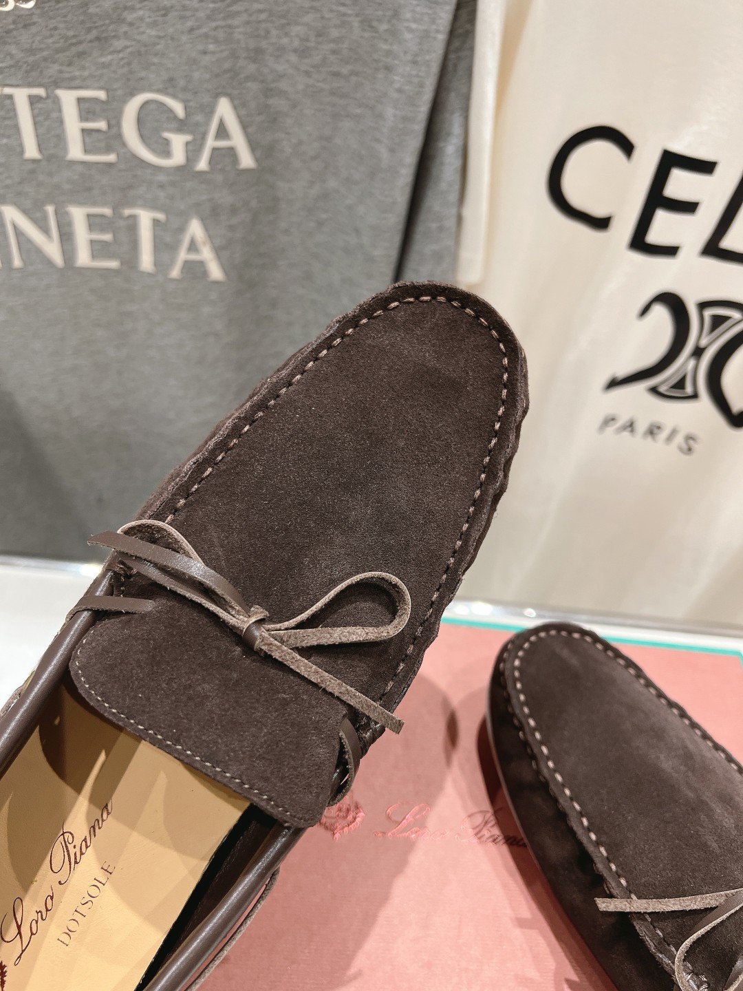 高版本出厂  只有男码
  Loro Piana* LP诺悠翩雅新款豆豆鞋一脚蹬乐福鞋 
简约时尚 脚感
