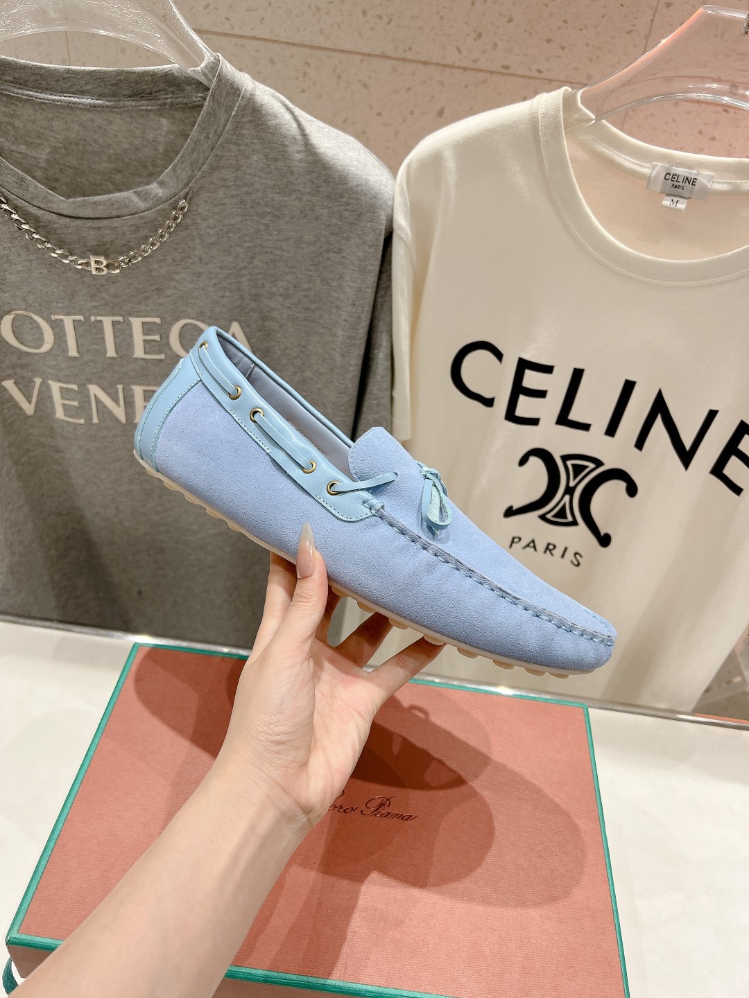 高版本出厂  只有男码
  Loro Piana* LP诺悠翩雅新款豆豆鞋一脚蹬乐福鞋 
简约时尚 脚感