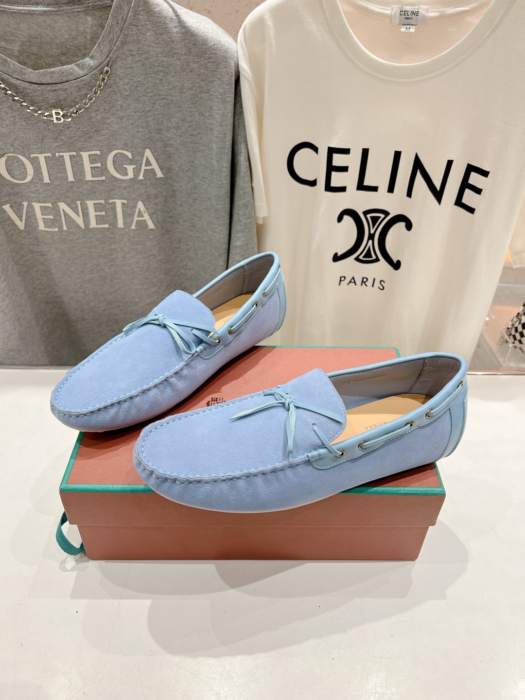 高版本出厂  只有男码
  Loro Piana* LP诺悠翩雅新款豆豆鞋一脚蹬乐福鞋 
简约时尚 脚感
