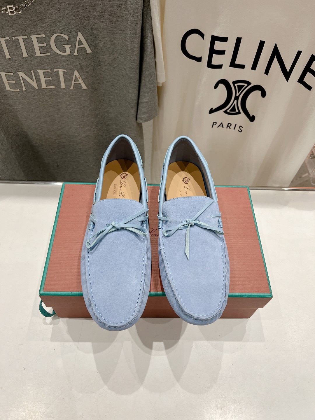 高版本出厂  只有男码
  Loro Piana* LP诺悠翩雅新款豆豆鞋一脚蹬乐福鞋 
简约时尚 脚感