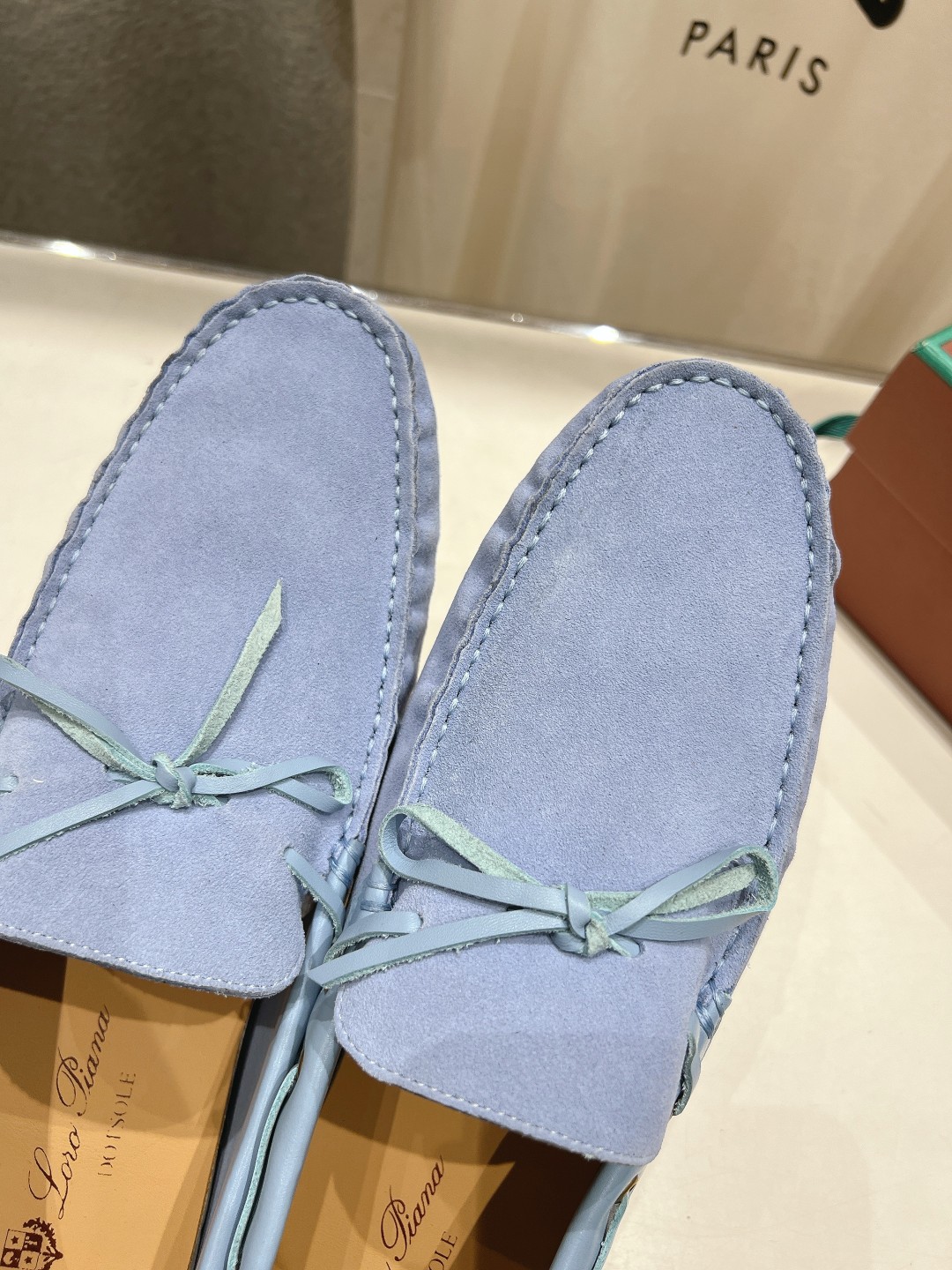 高版本出厂  只有男码
  Loro Piana* LP诺悠翩雅新款豆豆鞋一脚蹬乐福鞋 
简约时尚 脚感