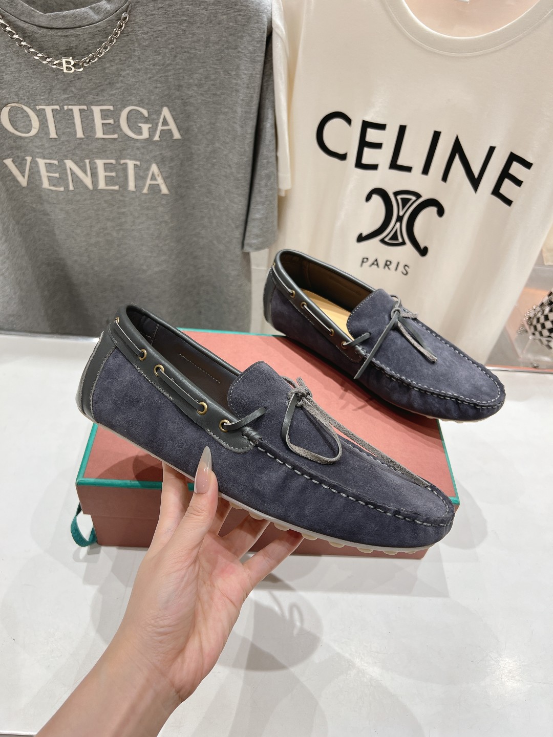 高版本出厂  只有男码
  Loro Piana* LP诺悠翩雅新款豆豆鞋一脚蹬乐福鞋 
简约时尚 脚感