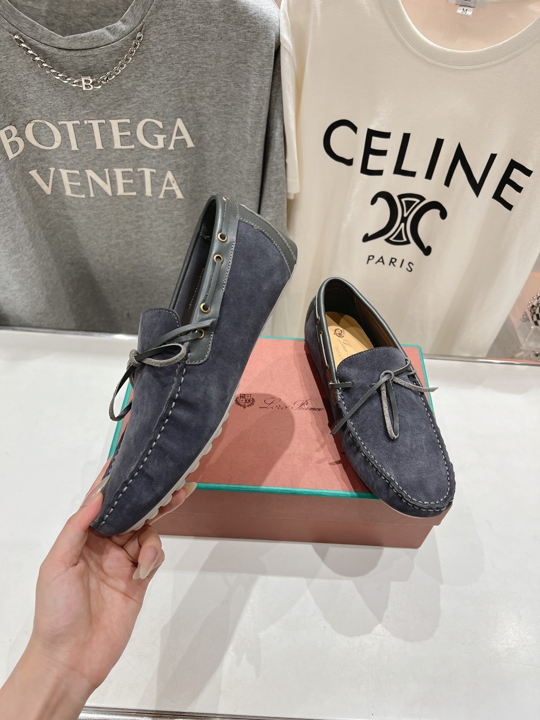 高版本出厂  只有男码
  Loro Piana* LP诺悠翩雅新款豆豆鞋一脚蹬乐福鞋 
简约时尚 脚感