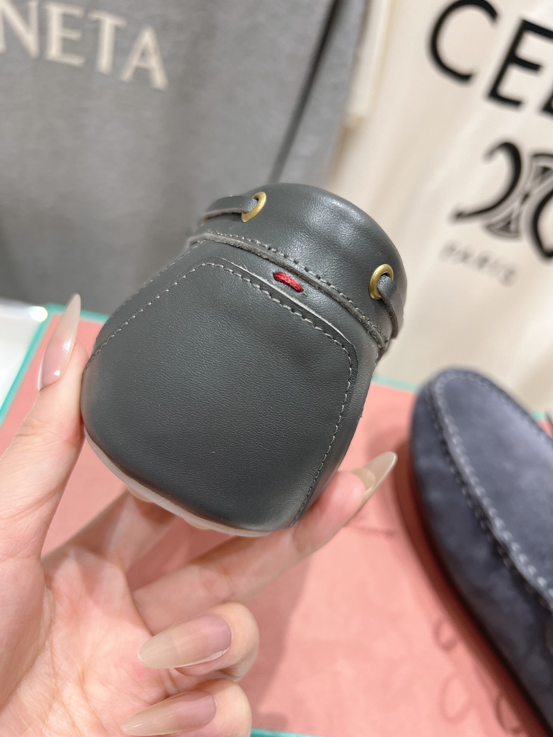 高版本出厂  只有男码
  Loro Piana* LP诺悠翩雅新款豆豆鞋一脚蹬乐福鞋 
简约时尚 脚感