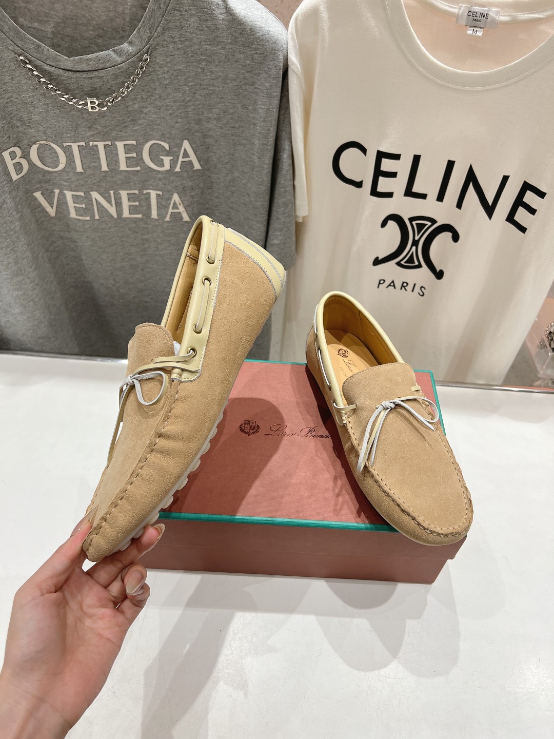 高版本出厂  只有男码
  Loro Piana* LP诺悠翩雅新款豆豆鞋一脚蹬乐福鞋 
简约时尚 脚感