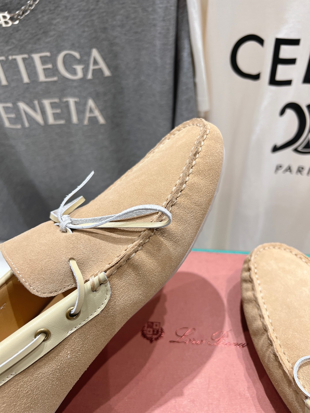 高版本出厂  只有男码
  Loro Piana* LP诺悠翩雅新款豆豆鞋一脚蹬乐福鞋 
简约时尚 脚感