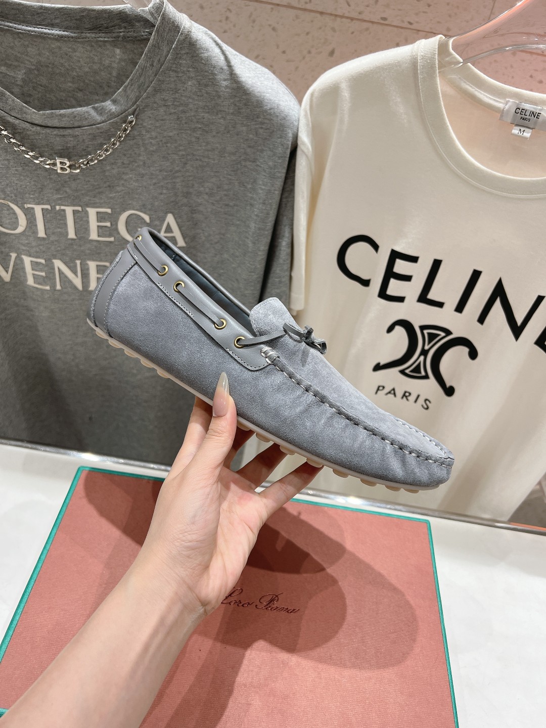 高版本出厂  只有男码
  Loro Piana* LP诺悠翩雅新款豆豆鞋一脚蹬乐福鞋 
简约时尚 脚感