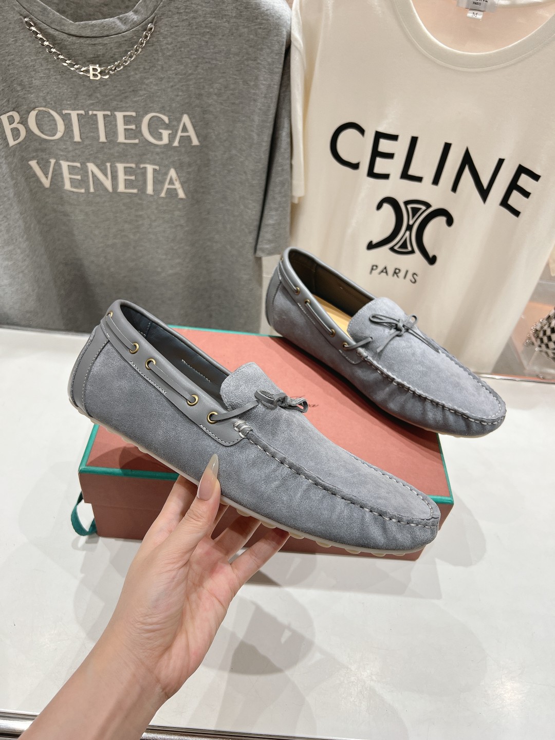 高版本出厂  只有男码
  Loro Piana* LP诺悠翩雅新款豆豆鞋一脚蹬乐福鞋 
简约时尚 脚感