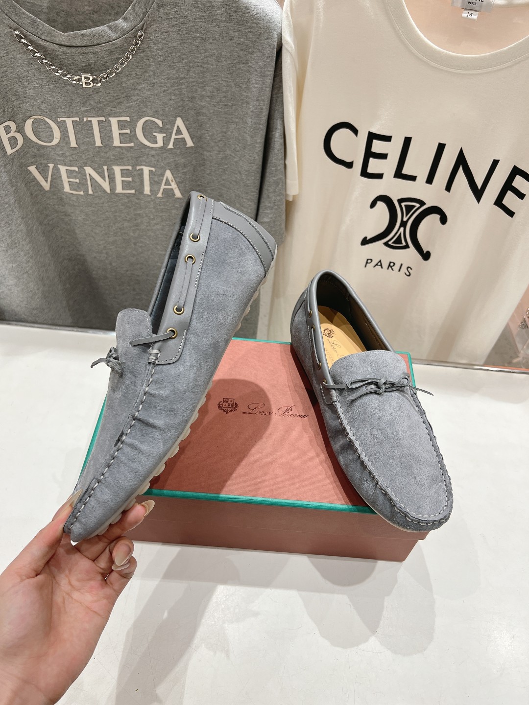 高版本出厂  只有男码
  Loro Piana* LP诺悠翩雅新款豆豆鞋一脚蹬乐福鞋 
简约时尚 脚感